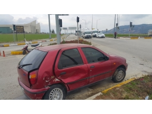 İki Otomobil Çarpıştı: 2 Yaralı