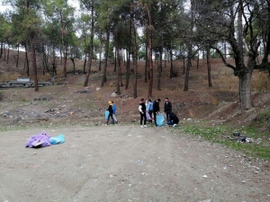 Ak Partili Gençlerden Çevre Temizliği