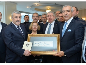 Emekli Polis Memurundan ‘Aşk-ı Hat’ Sergisi