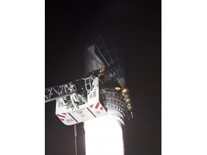 Aşırı Rüzgar Minareyi Yıktı