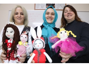 Marifetli Eller İle Organik Oyuncak Bebek Üretiyor