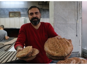 Siyez Pidesiyle Sağlığına Kavuşan Fırıncı Şimdi Üretip Satıyor