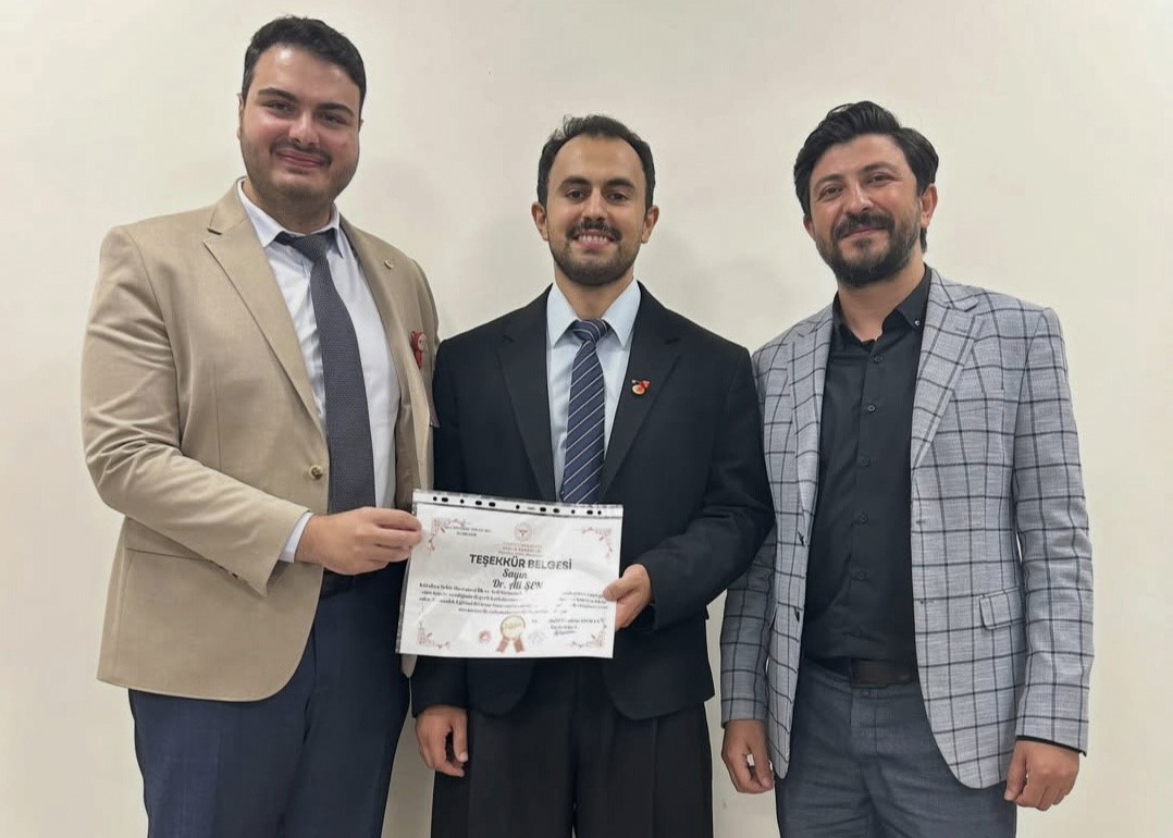 kutahya-sehir-hastanesinde-dr-ali-sen-uzmanlik-egitimini-tamamladi