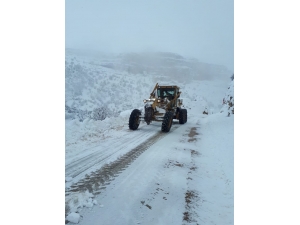 Mersin’in Yüksek Kesimlerinde Karla Mücadele Sürüyor