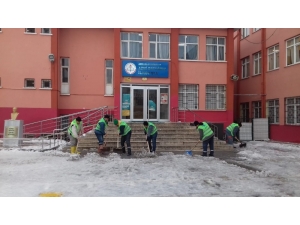 Pursaklara Yağan Kar Hayatı Felç Edemedi