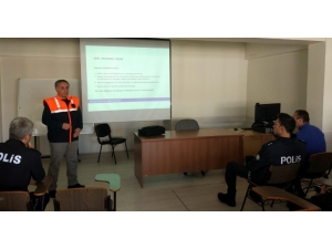 Bayburt’ta Emniyet Personeline Sivil Savunma Ve Yangın Eğitimi Verildi