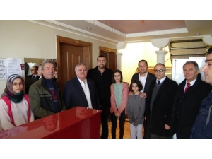 Ak Parti’den Darp Edilen Otel İşletmecisine Gençmiş Olsun Ziyareti