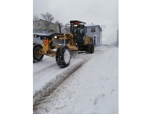Burhaniye’de Belediye Karla Mücadele Çalışması Başlattı