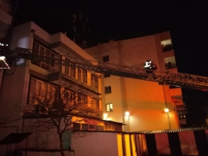 Yanan Evden İtfaiye Kurtardı