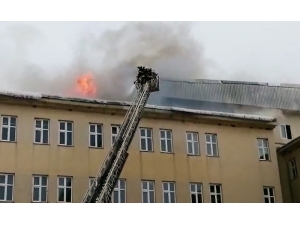 Okulda Yangın Paniği