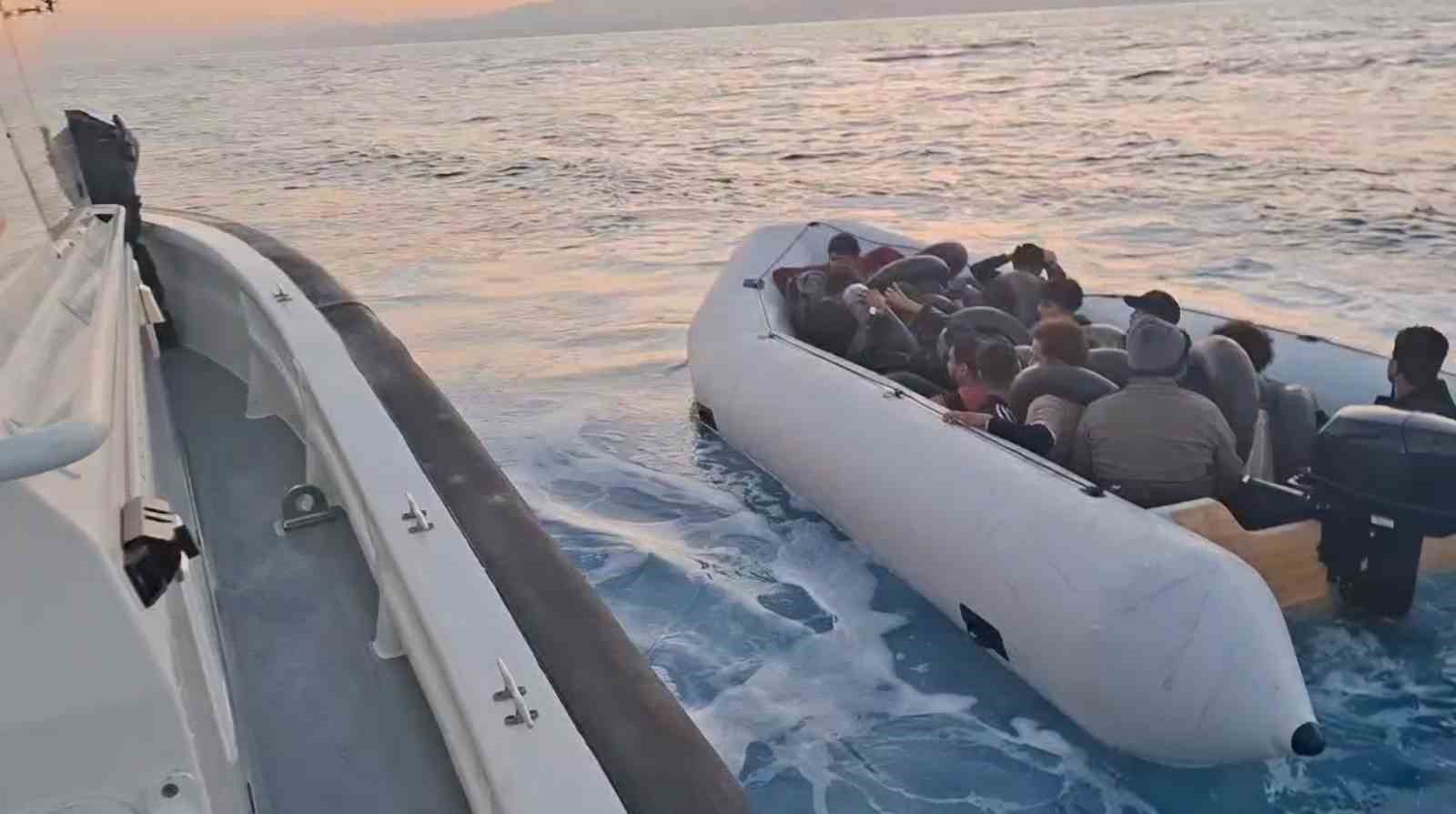 kusadasi-aciklarinda-18-duzensiz-gocmen-yakalandi