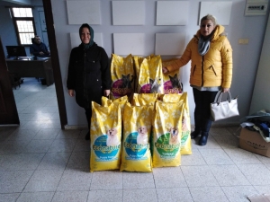 Sokak Hayvanlarına Mama Desteği