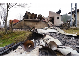 Kastamonu’da Tadilatı Tamamlanan Cami Yangında Küle Döndü