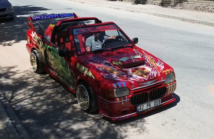 ustaligini-hayaline-yansitti-aracini-simsek-mcqueen-e-cevirdi