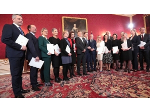 Avusturya’da Yeni Hükümet Göreve Başladı