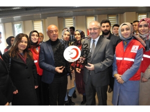 Maü’de Ücretsiz Giyim Mağazası Açıldı