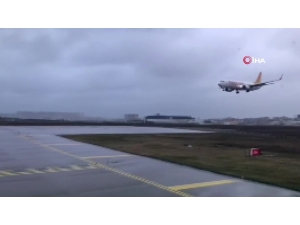 Uçağın Pistten Çıkma Anı Kamerada