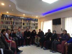 Aydınlı Görme Engellilerden Zorunlu Göz Muayenesi Talebi