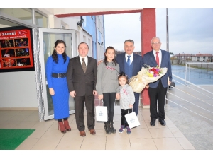 Vali Yazıcı, "Bengi İle Eğitime Renk Katıyor"