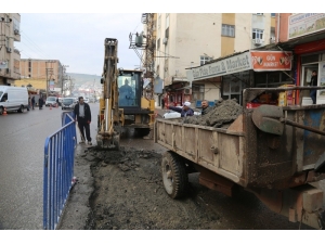 Cizre Belediyesi Yaz Kış Demeden Çalışıyor