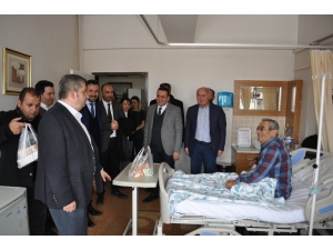 Kaymakam Şahin Ve Başkan Altun’dan Hasta Ziyareti