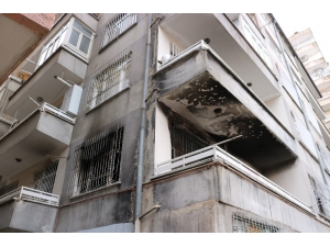 1 Yaşındaki Bebeğine Su Vermek İçin Uyandı, Alevlerden Canlarını Son Anda Kurtardı