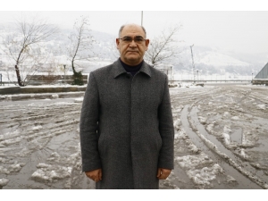 Çığ Düşen Bölgede Kar Geçit Vermiyor