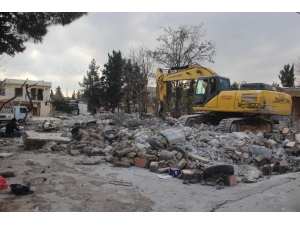 Yıllardır Sorun Haline Gelen İş Yerlerinin Yıkımına Başlandı
