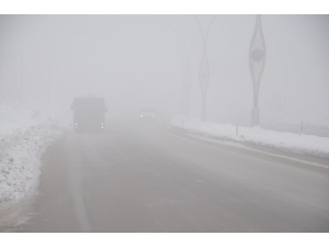 Yüksekova’da Sis Hayatı Olumsuz Etkiliyor