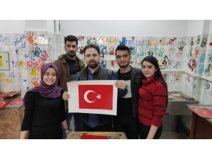 Öğrenciler Bayrak Yaptılar