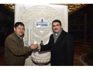 Şehzadeler’in İkram Çeşmelerinden Sıcak Çorba Akıyor