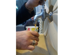 Bu Çeşmeden Çorba Akıyor