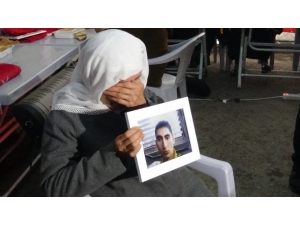 Hdp Önündeki Aileler Direniyor, Sayıları Gün Geçtikçe Artıyor