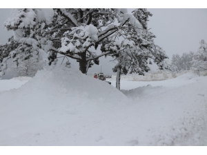 Abant’ta Kar Kalınlığı 1 Metreyi Buldu