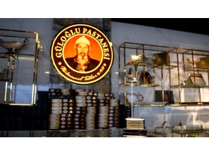 Güloğlu ‘Doğu Ödülü’nü Aldı