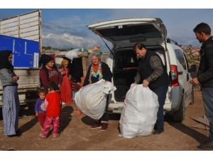 Barakalarda Yaşayan Çocukları Unutmadılar