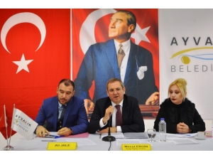 30’lu Yaş Ve Üzeri Vatandaşların Hatıralarına Ayvalık Belediyesi Sahip Çıktı