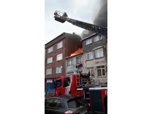 Bayrampaşa’da Çatı Yangını