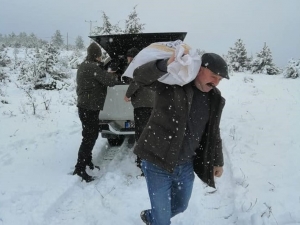 Yaban Hayvanlarına Yem Bırakıldı