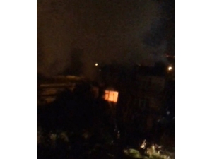 Rize’de Metruk Binada Yangın Çıktı