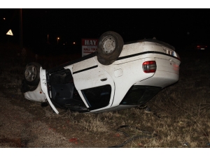 Takla Atan Otomobil Ters Devrildi: 2 Yaralı