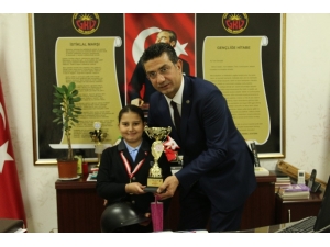 Binicilikte Şampiyonluk Kupası Gkv’li Beril Dörtkol’un