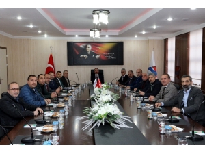 Aiçü Rektörü Prof. Dr. Karabulut, Astop Üyelerini Misafir Etti