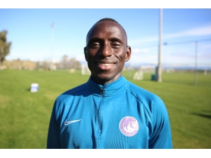 Dialiba Diabang: “İlk Yarıyı 3. Bitiren Bir Takım Neden Sezon Sonu Şampiyon Olmasın”