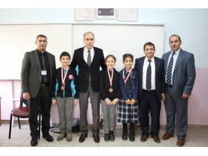 İlkokul Öğrencileri Zeka Oyunlarında Yarıştı