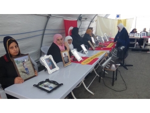 Hdp Önündeki Ailelerin Evlat Nöbeti 129’uncu Gününde