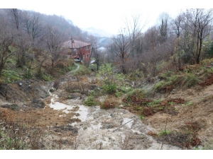 3 Evin Boşaltıldığı Heyelanın Ardından Hasar Tespit Çalışmaları Başlatıldı