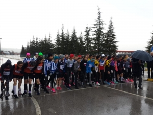 Eyüpsultanlı Atletler Yeni Yıla Şampiyonlukla Başladı