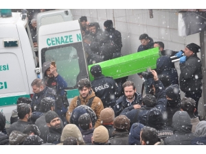 Yüksekova’da Kaybolan Şahsın Cesedi Torbaya Konulmuş Halde Bulundu