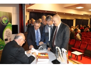 Ali Özveren, Son Kitabı ‘Yol Ve Yolcu’yu Okurlar İçin İmzaladı